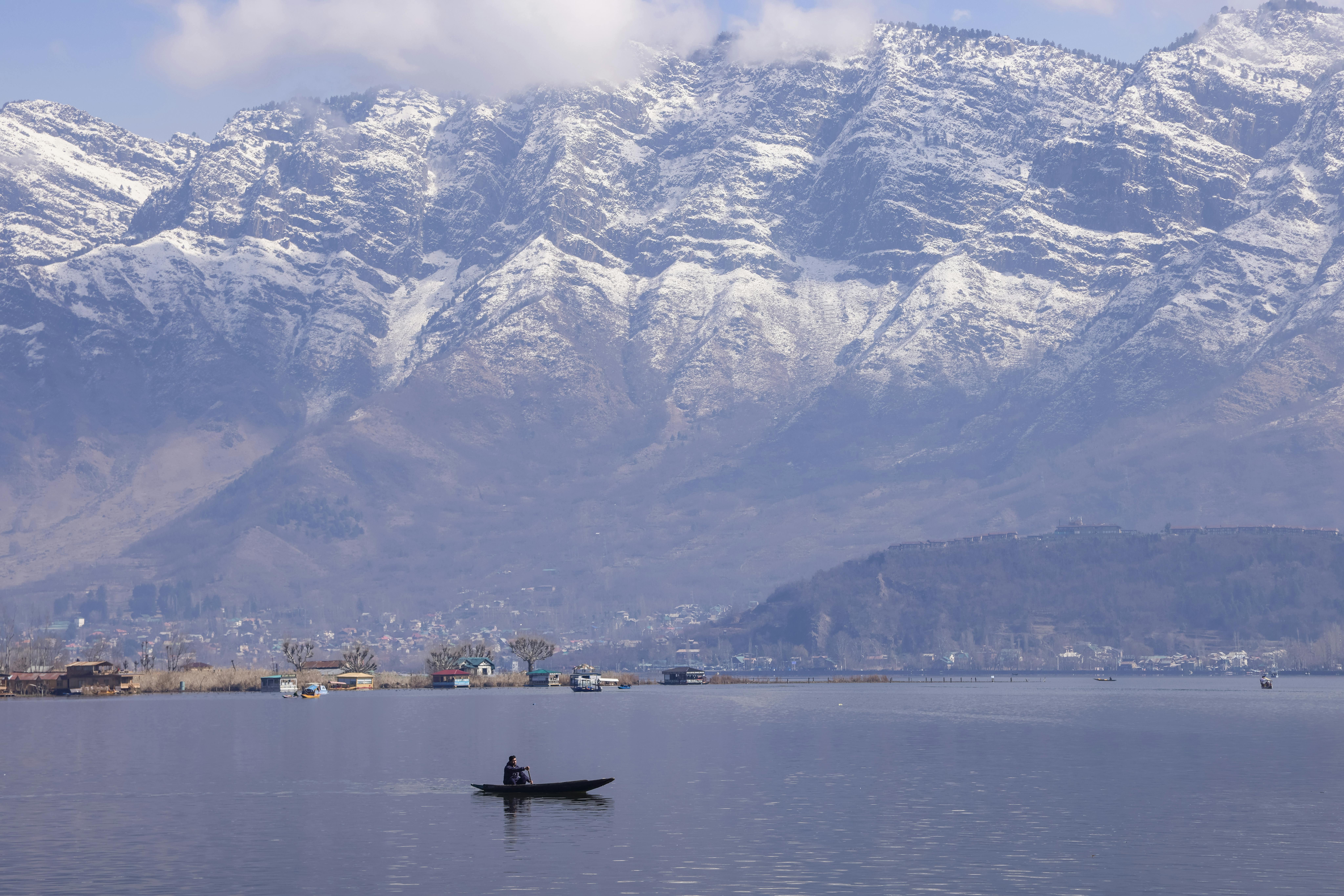Discover Kashmir- Scenic Valleys, Snow Peaks & Shikara Magic